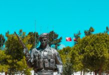 Türkiye Cumhuriyeti Darbeler Tarihi: Siyasi Hayata Etkileri ve Dönüm Noktaları