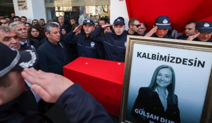 gulsah-durbay-son-yolculuguna-gozyaslariyla-ugurlandi-88918