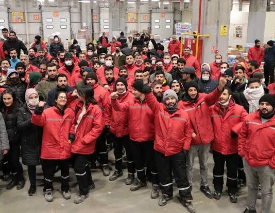 MİGROS DEPO İŞÇİLERİ “İŞ BIRAKTI”