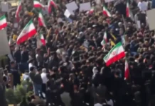 İRAN’DA KAMPÜSLERDE AYLAR SONRA YENİDEN PROTESTO DALGASI BAŞLADI