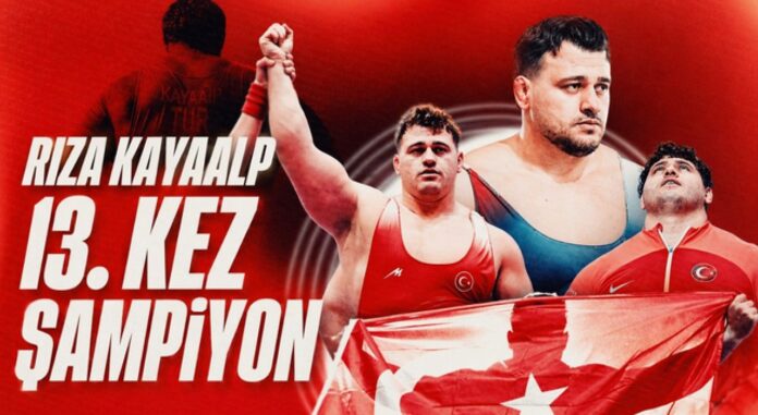 RIZA KAYAALP ŞAMPİYONLUK FOTOĞRAFI