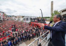 CHP GENEL BAŞKANI ÖZGÜR ÖZEL KARABÜK MİTİNGİNDE KONUŞTU: BİZ İKTİDAR OLUNCA 100 GÜN İÇİNDE EN DÜŞÜK EMEKLİ MAAŞI ASGARİ ÜCRET KADAR OLACAK ÖZGÜR ÖZEL KARABÜK MİTİNGİ GÖRSELİ