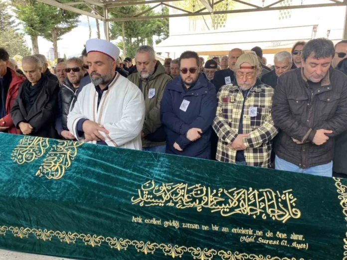 TÜLAY ÖZER CENAZE GÖRSELİ
